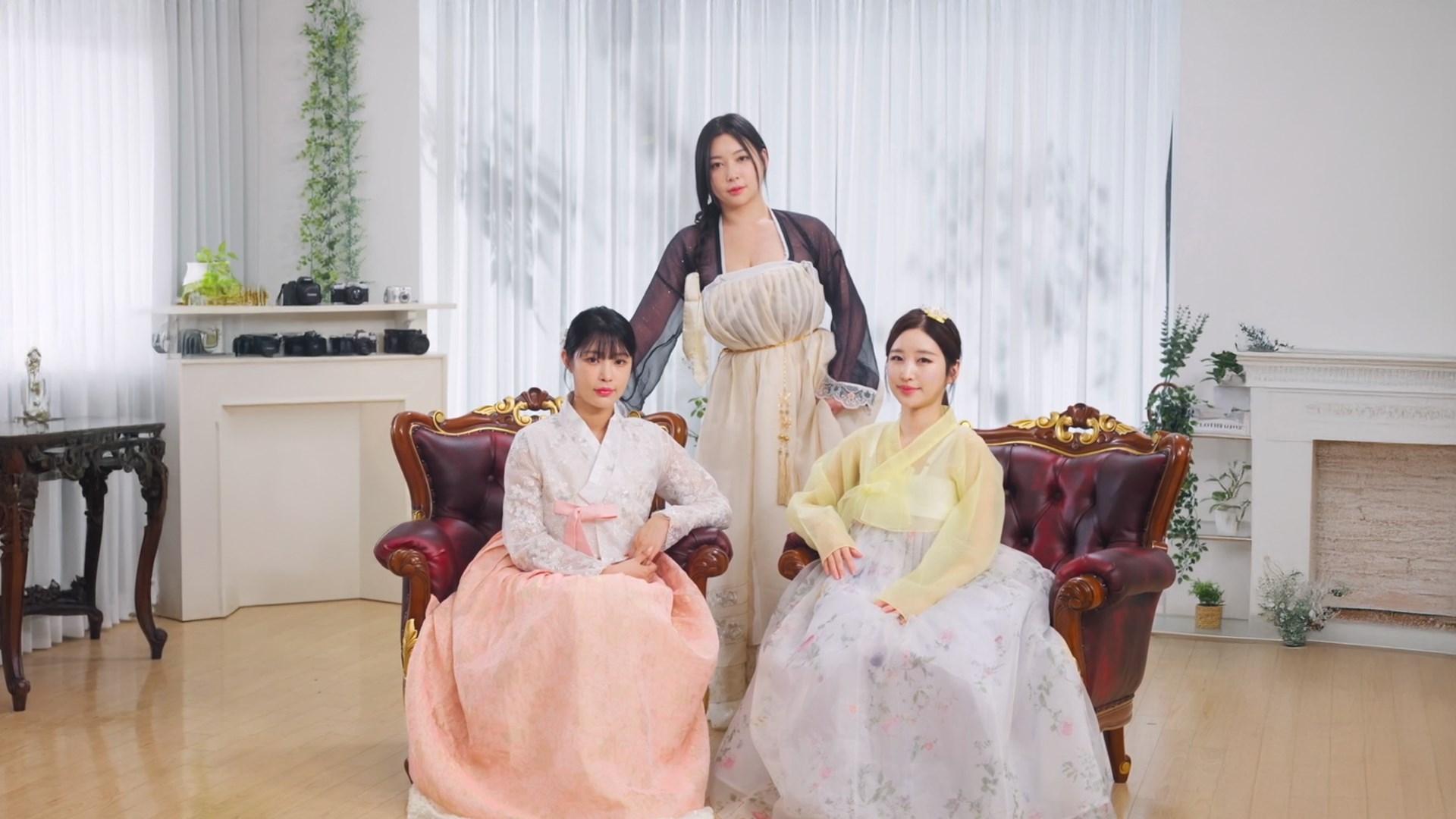 천년의 환생: 세개의 달